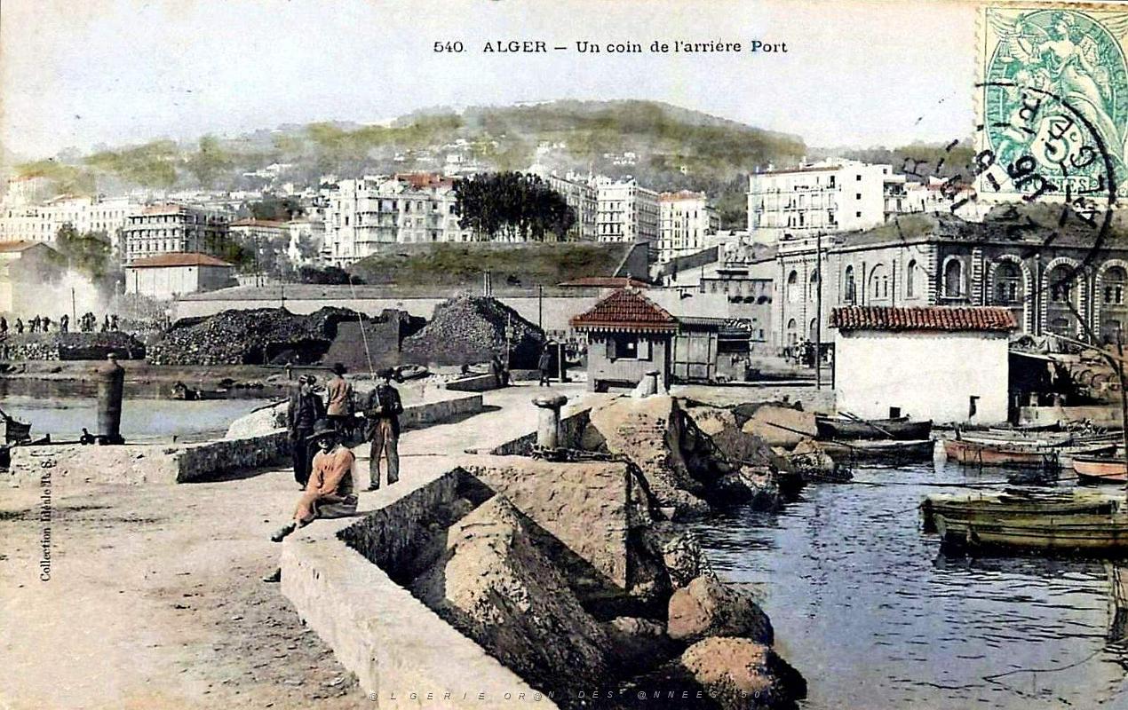 861- Alger - Un coin de l'arriere-port.jpg